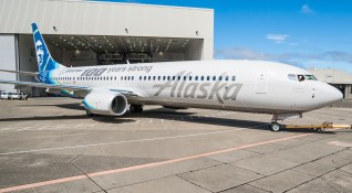 alaska-airlines-boeing-100-livery-at-paint-hangar