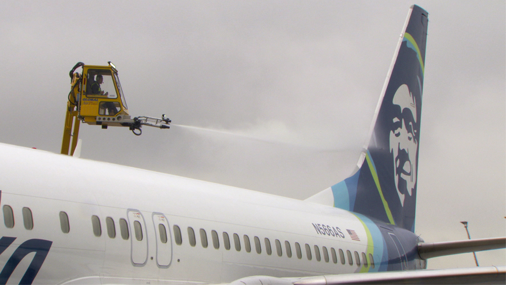 Alaska Airlines ready to tackle wintry conditions at Sea-Tac and Portland -  Alaska Airlines News