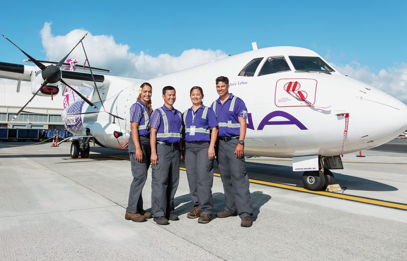 Ground_crew_plane_7364_4Cmv_mid