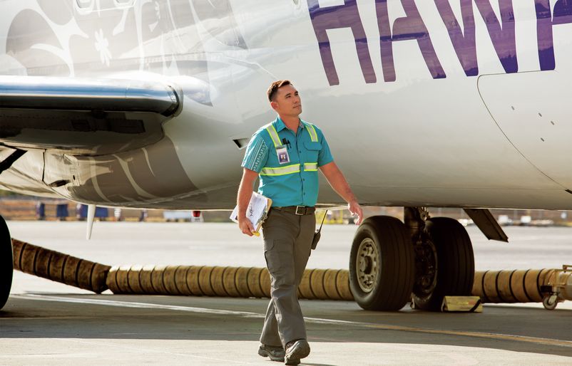 GroundCrew_Plane_6018_4C_mid GroundCrew_Plane_6018_4C_mid