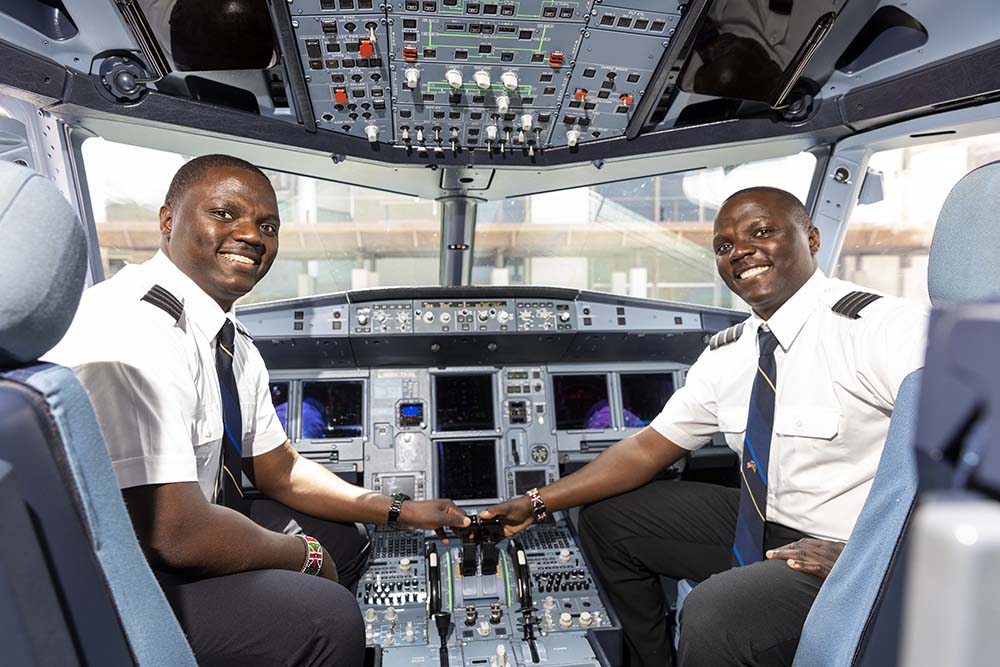 seeing-double-identical-twin-brothers-fulfill-pilot-dreams-at-alaska