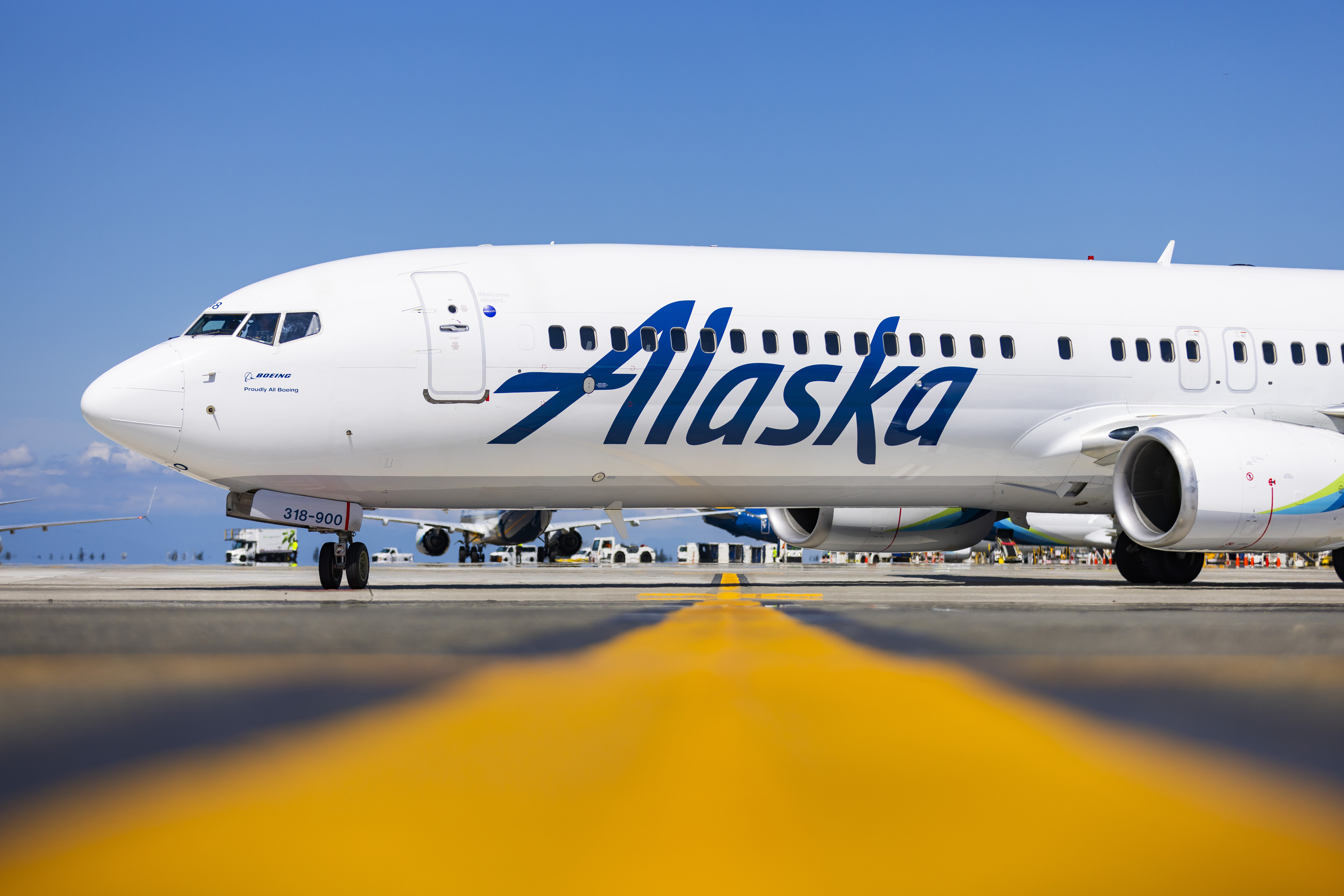 Timesaver! Alaska Airlines and CLEAR team up to make travel easier and more  secure - Alaska Airlines News