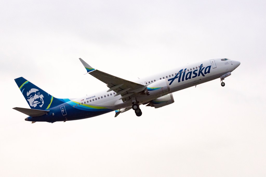 Alaska Airlines takes delivery of first longer-range Boeing 737-8 - Alaska  Airlines News