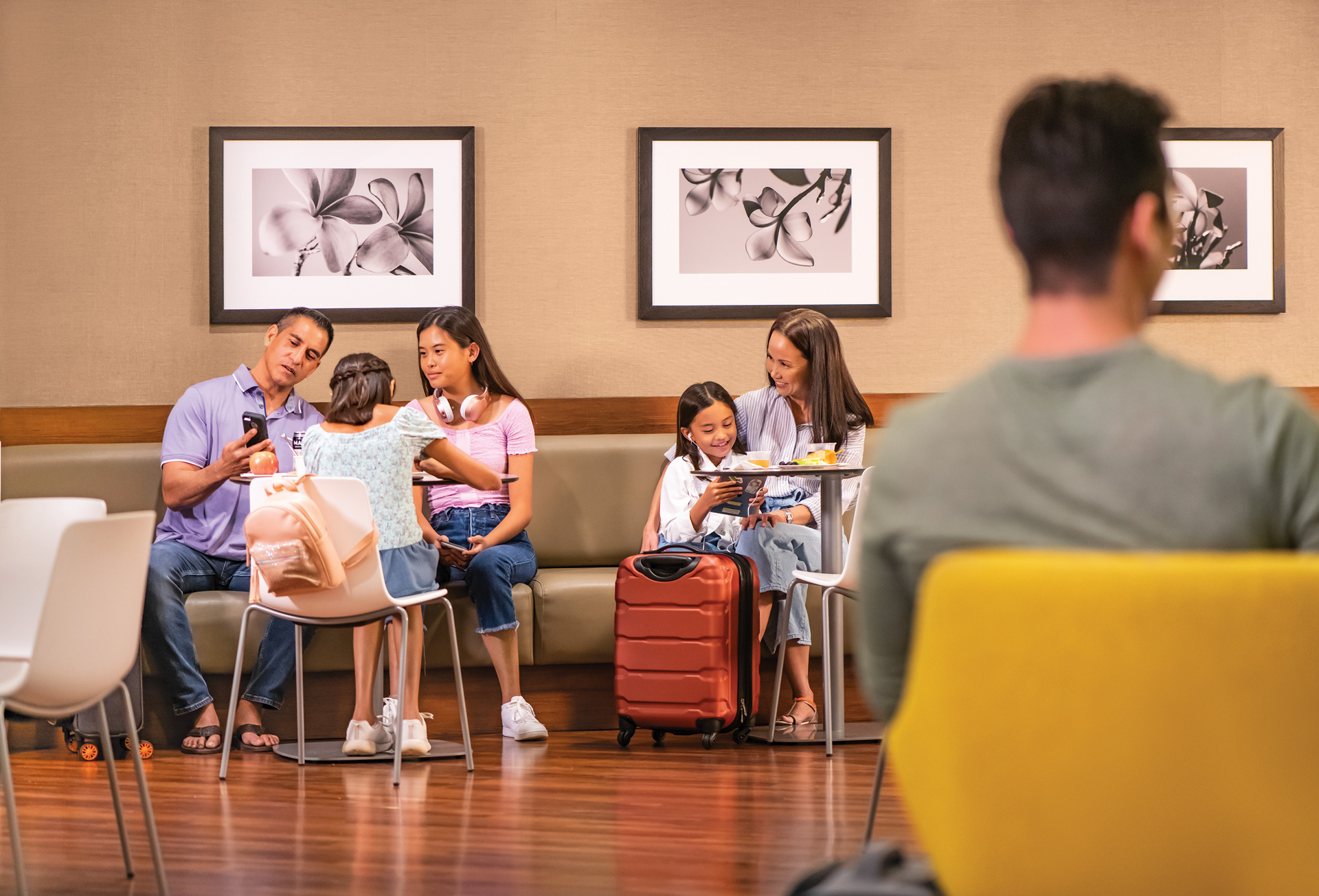 August-2019_PL_Family_PluLounge_5036_4C_793ccc