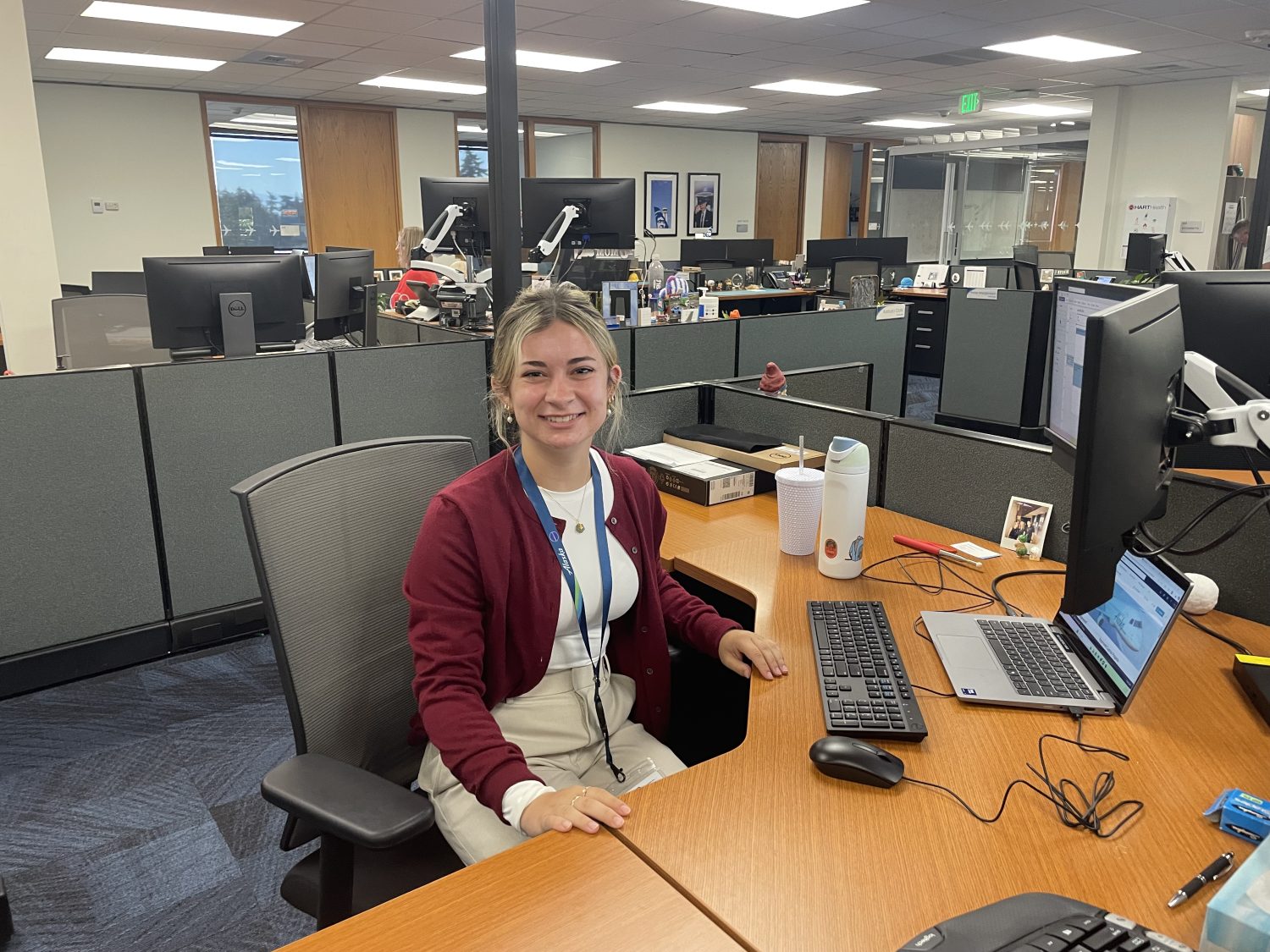 OfficePhoto2 Photo of an Alaska Airlines intern
