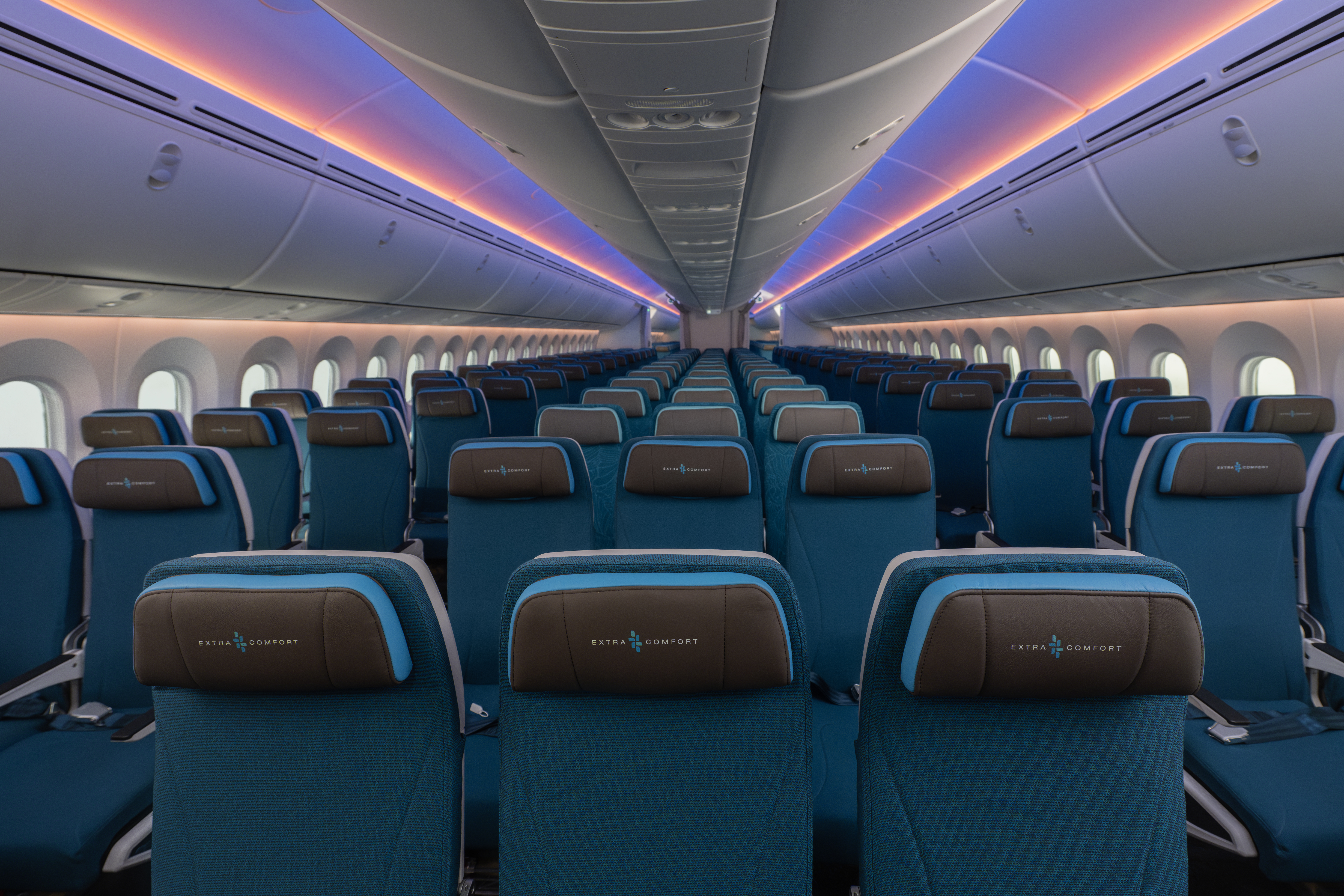 PHOTOFERG@AOL.COM Boeing 787-9 Main Cabin + Extra Comfort