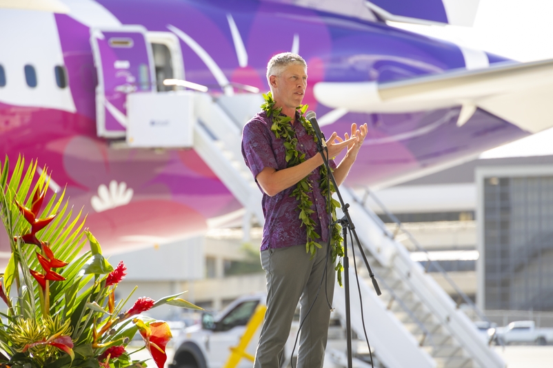 _S0A6385_7383cc1e-6dc4-4c3d-8a41-ff4fe7e446e9-prv Welcoming Kapuahi (N781HA): Boeing's Vice President