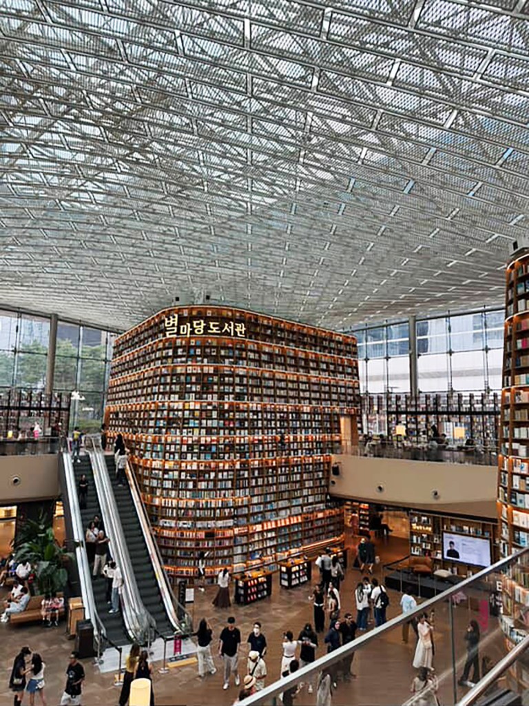 592782BF-918B-4DE0-A196-508351C37896 Image of the Starfield Library