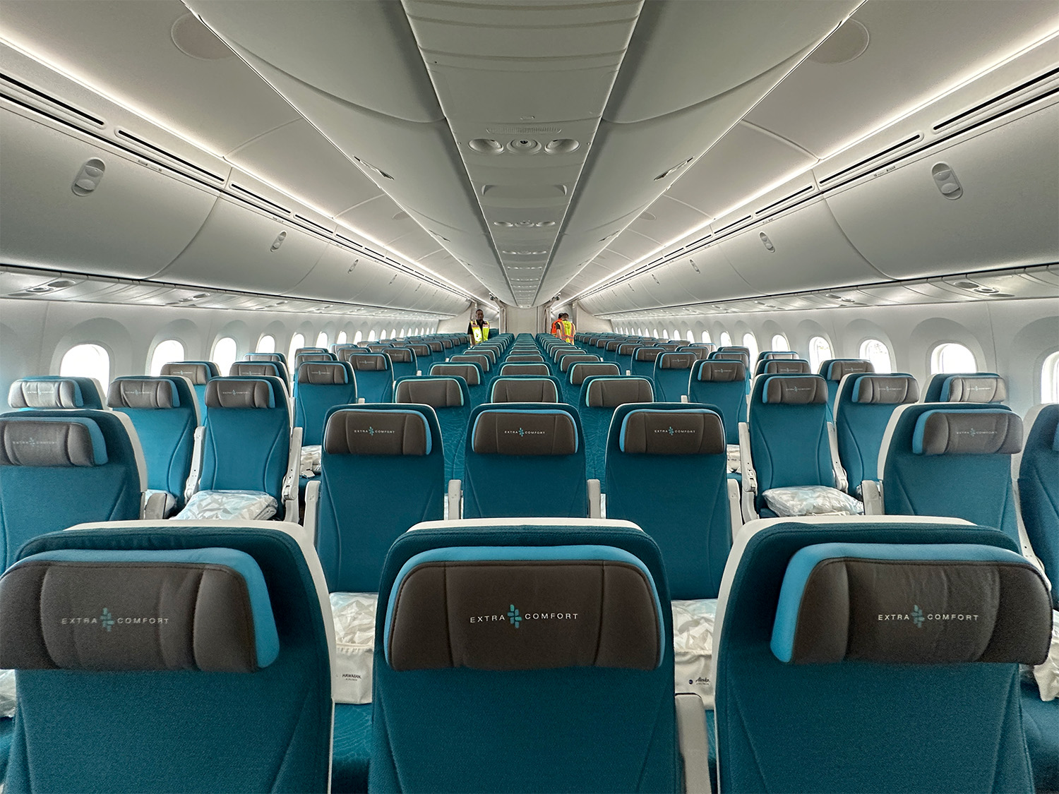 exco2 A wide shot of the Extra Comfort seats on the Dreamliner aircraft.