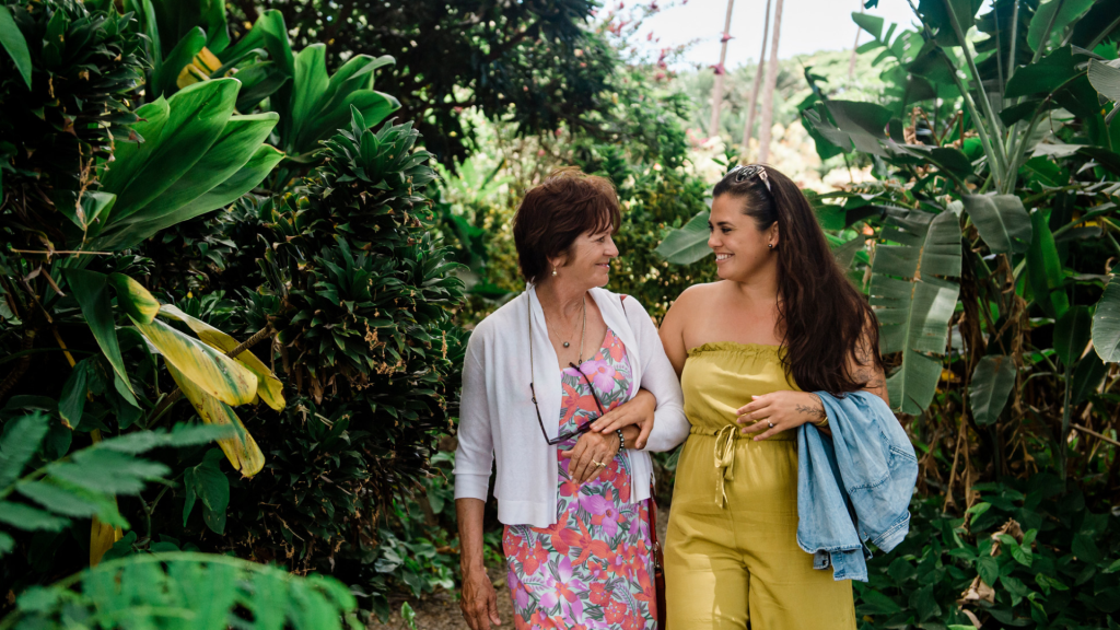 Huakai mom and daughter