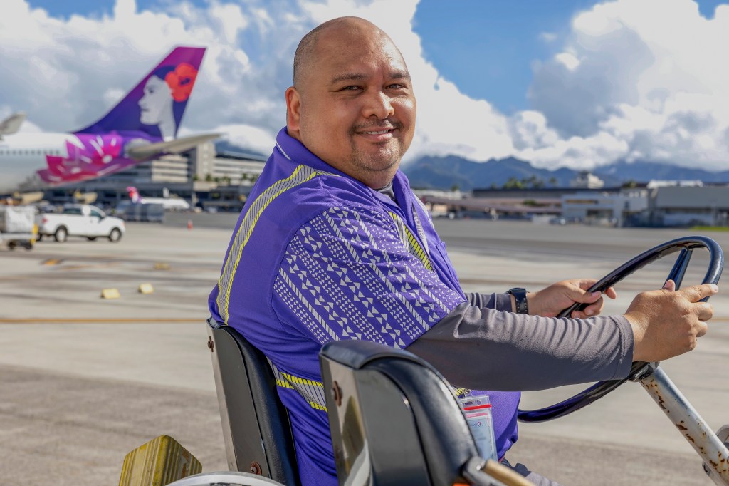 Hawaiian Airlines ramp agent