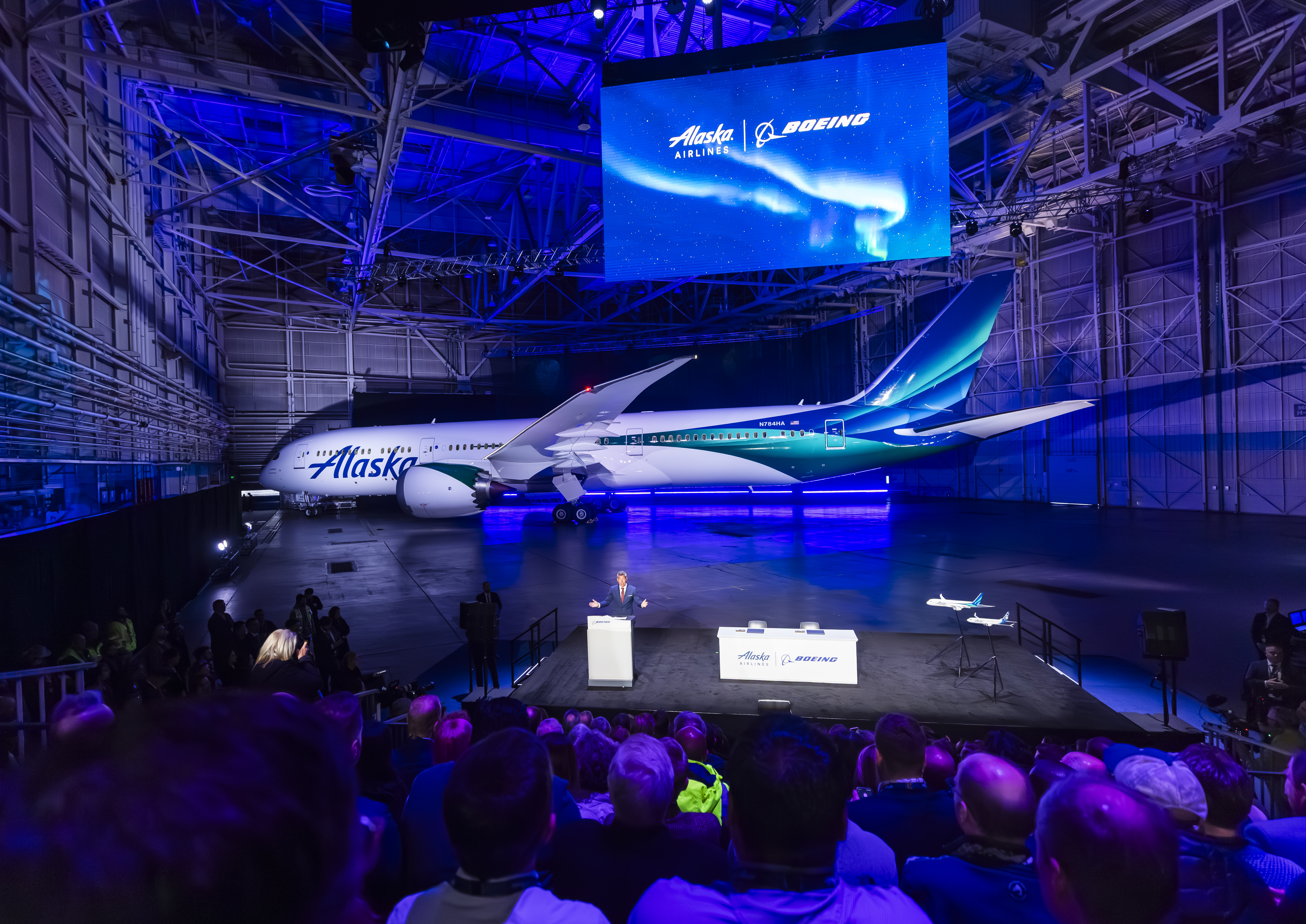 Boeing 787 with the global livery