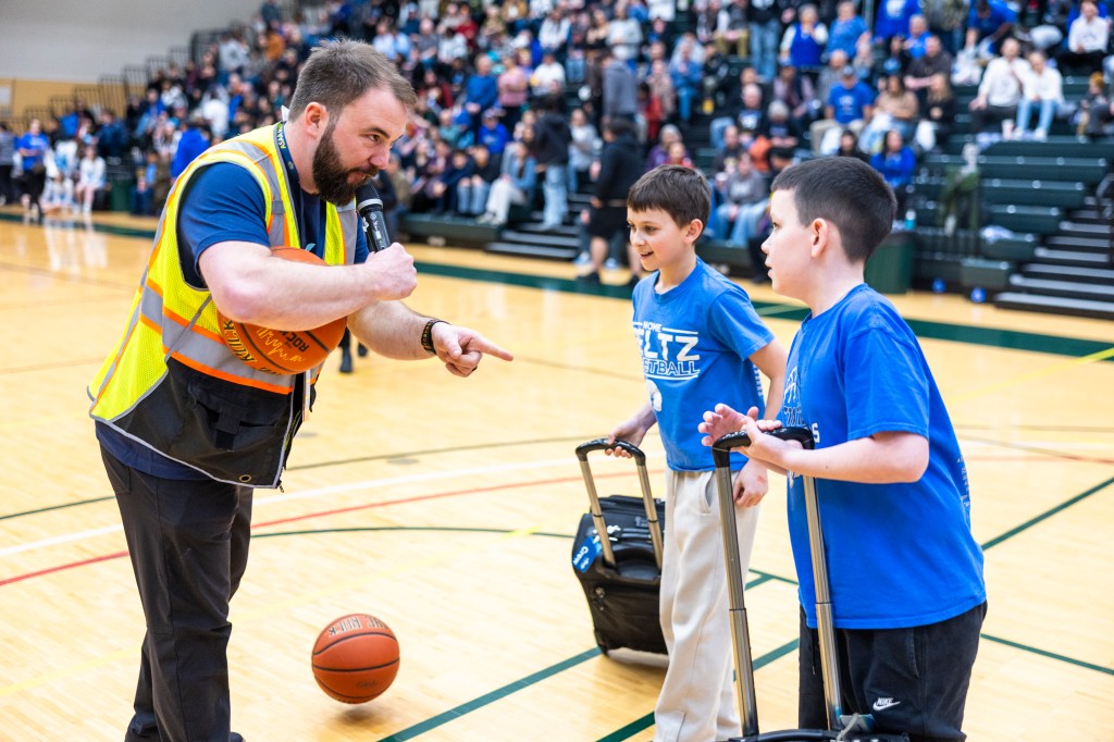 Alaska airlines half-time game