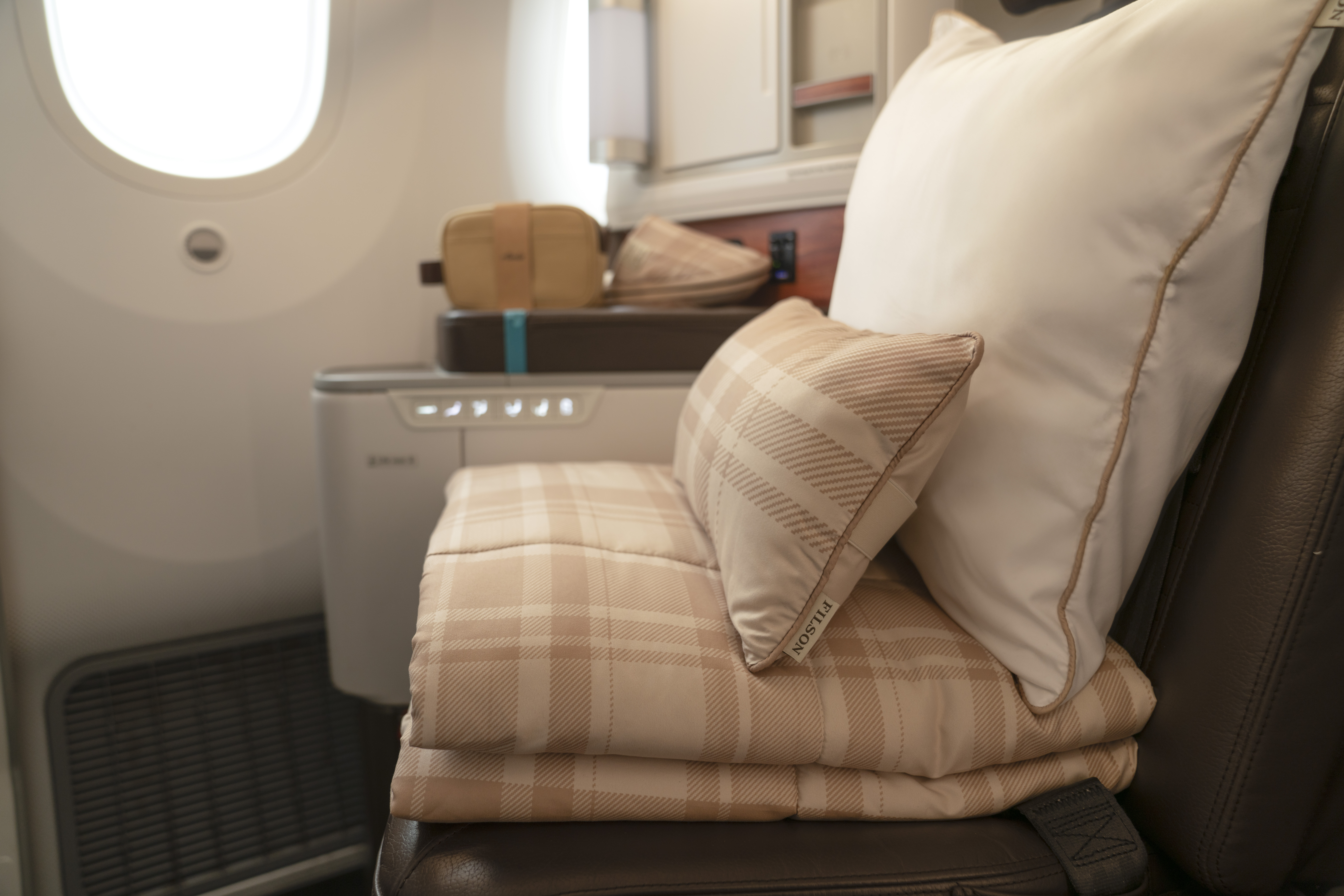 Alaska Airlines Boeing 787-9 International Business Class seat