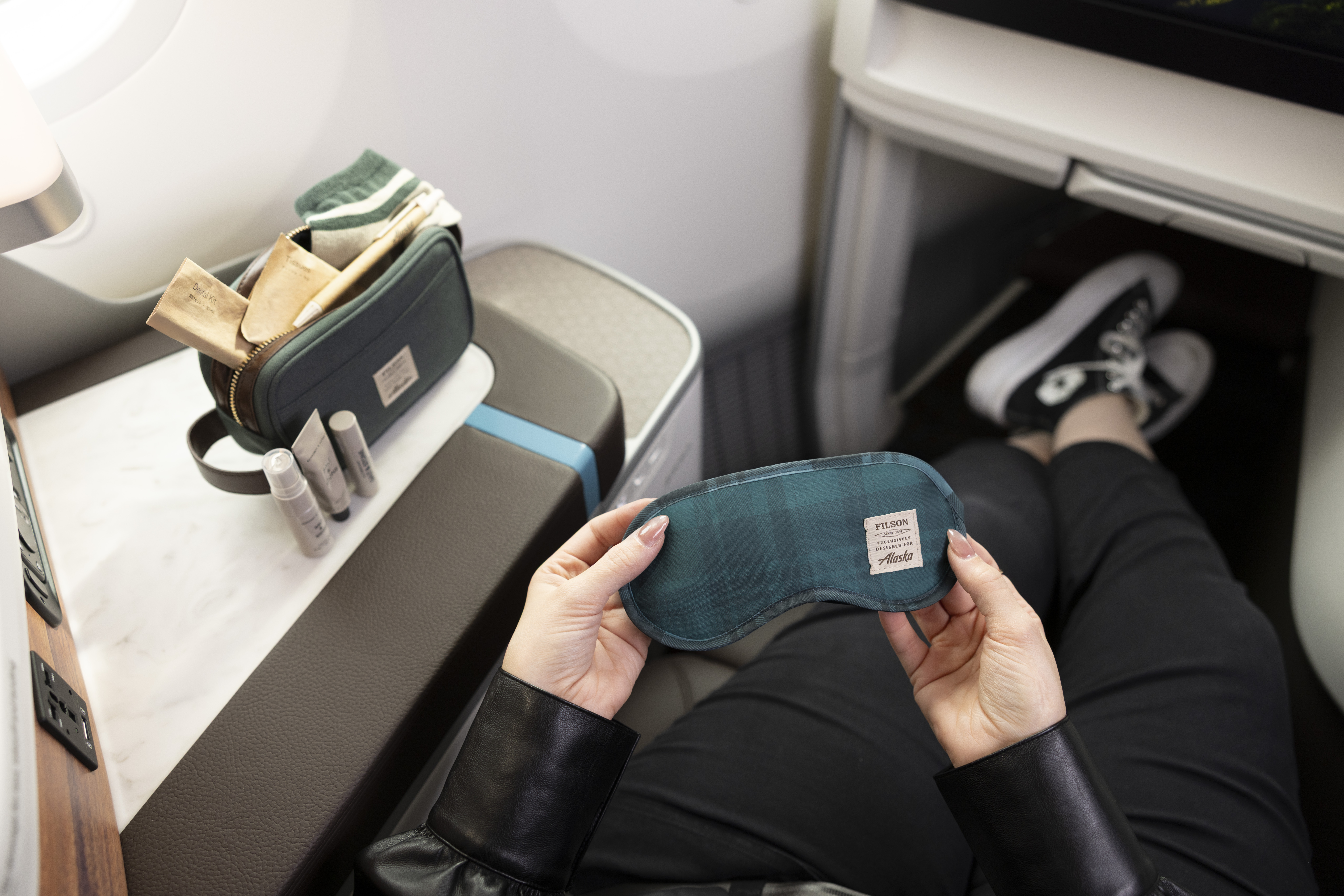 Alaska Airlines Boeing 787-9 International Business Class amenity kit