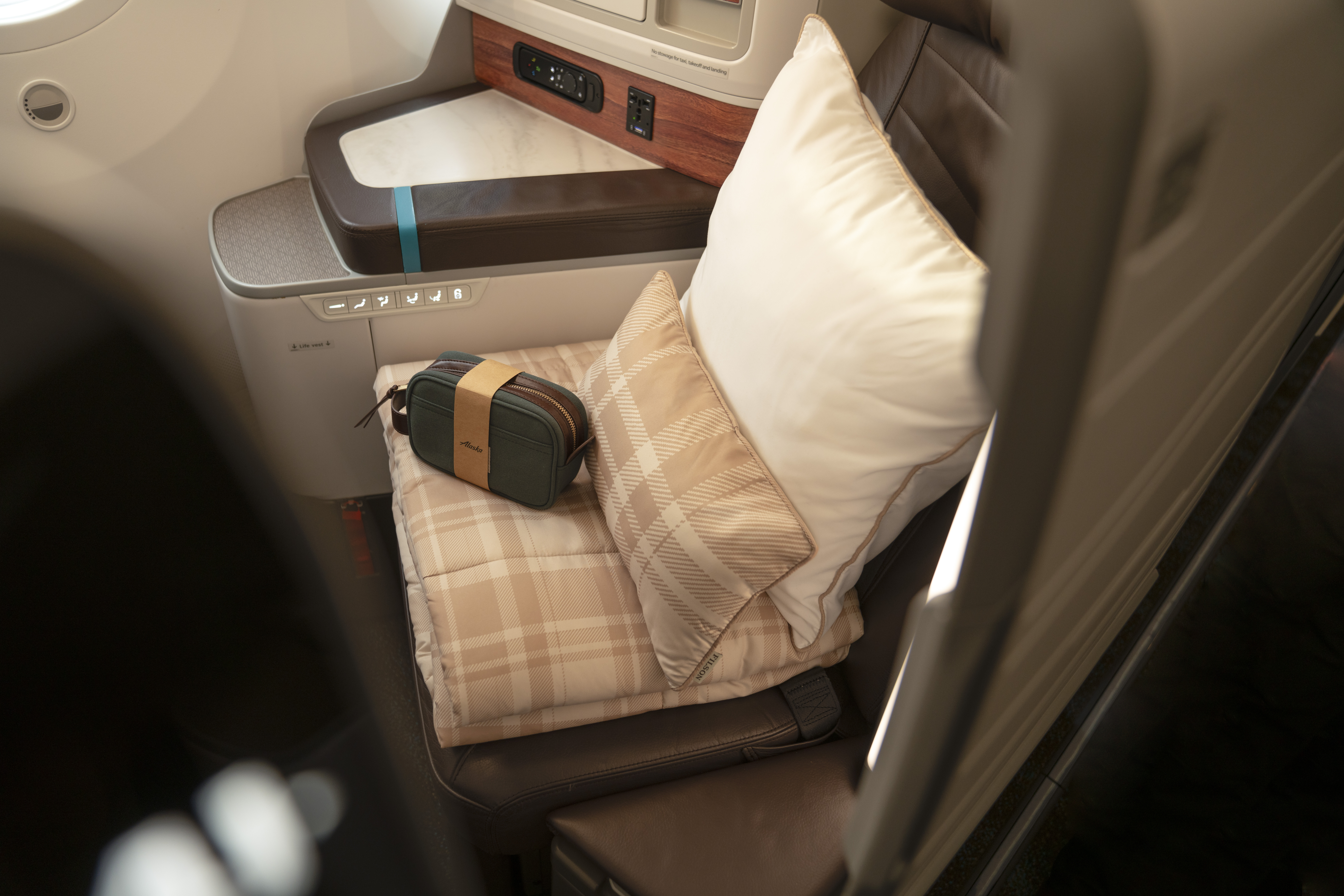 Alaska Airlines Boeing 787-9 International Business Class seat