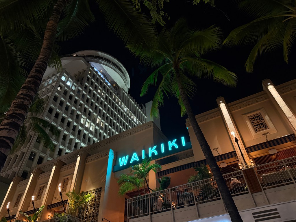 waikiki sign