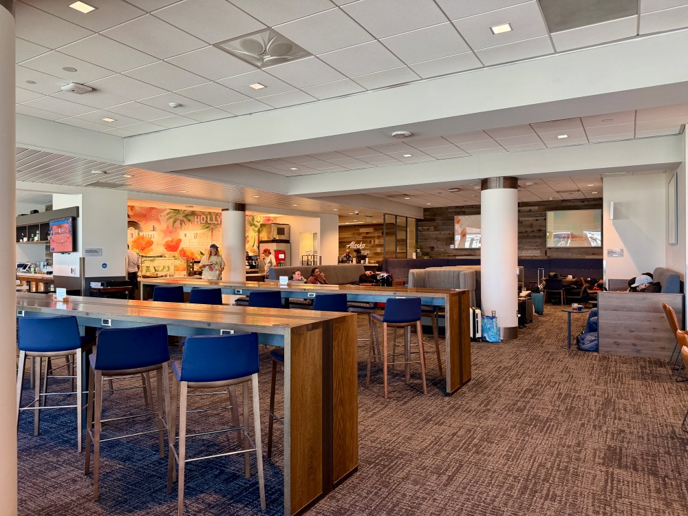 Alaska Lounge
