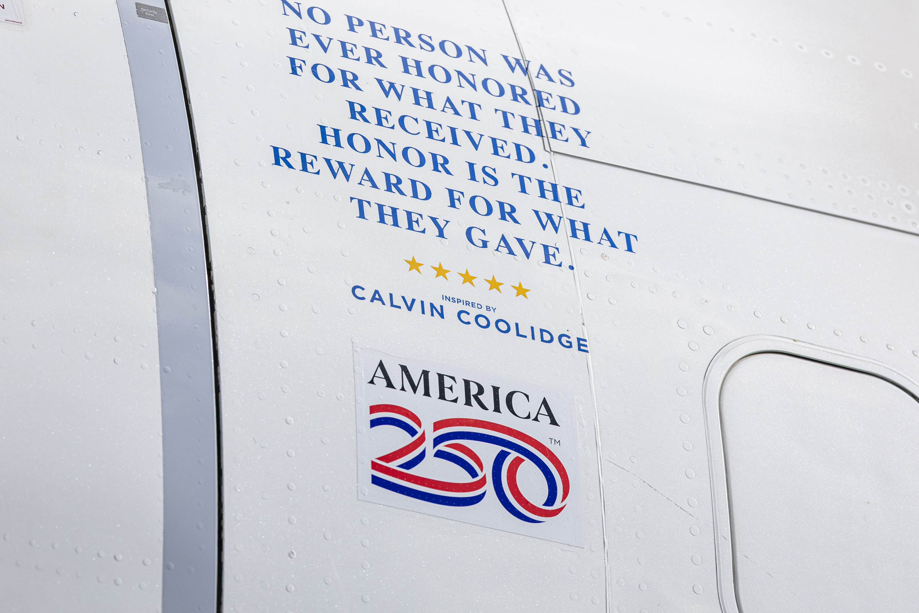 Honoring those who serve aircraft