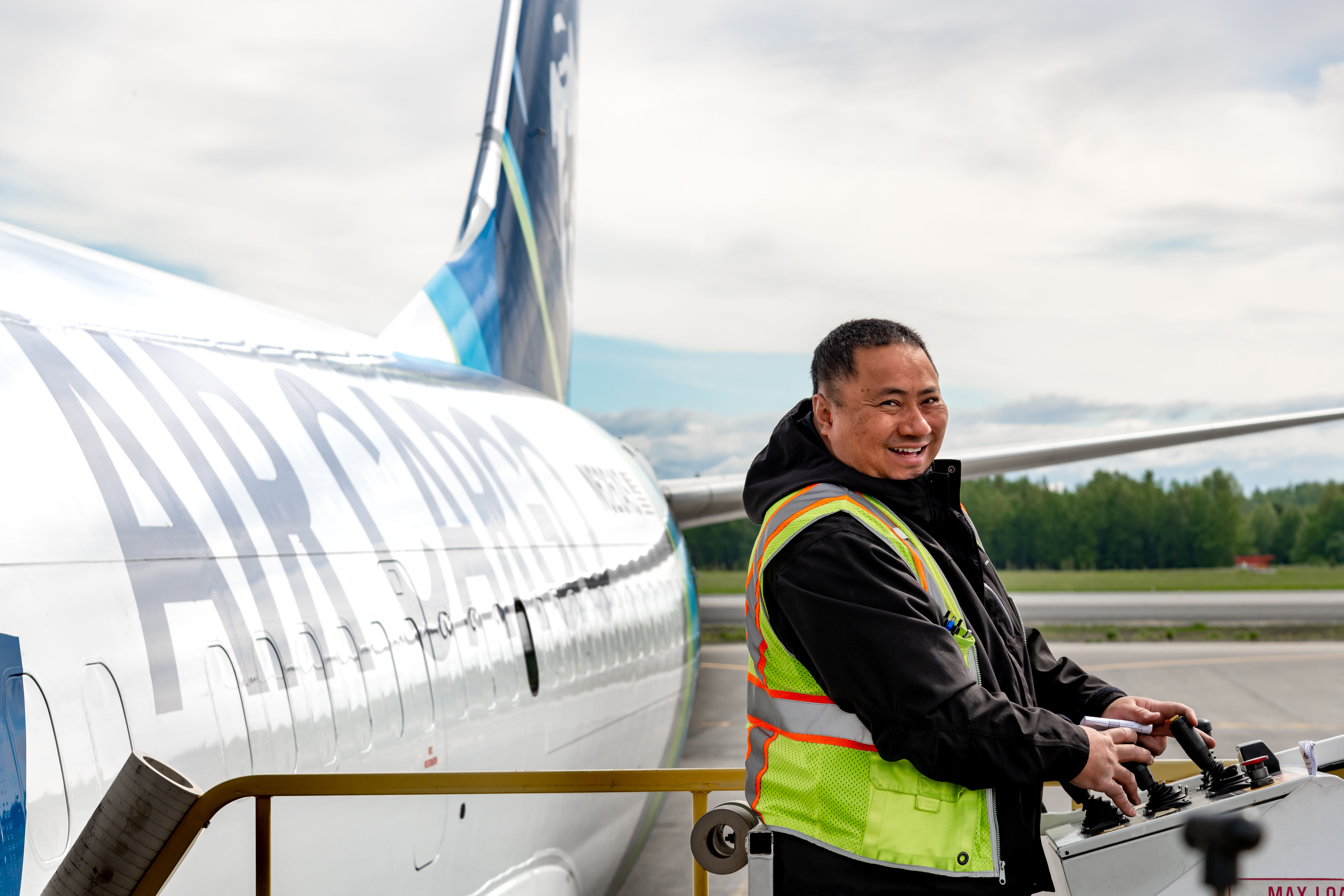 Alaska Air Cargo agent