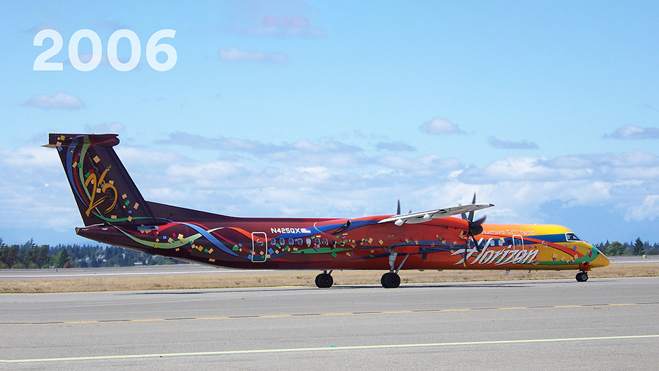 2006 QX 25th plane